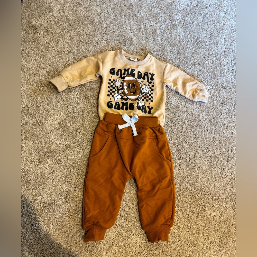 BRAND NEW 🆕 Game day outfit for boys or girls! 6 months